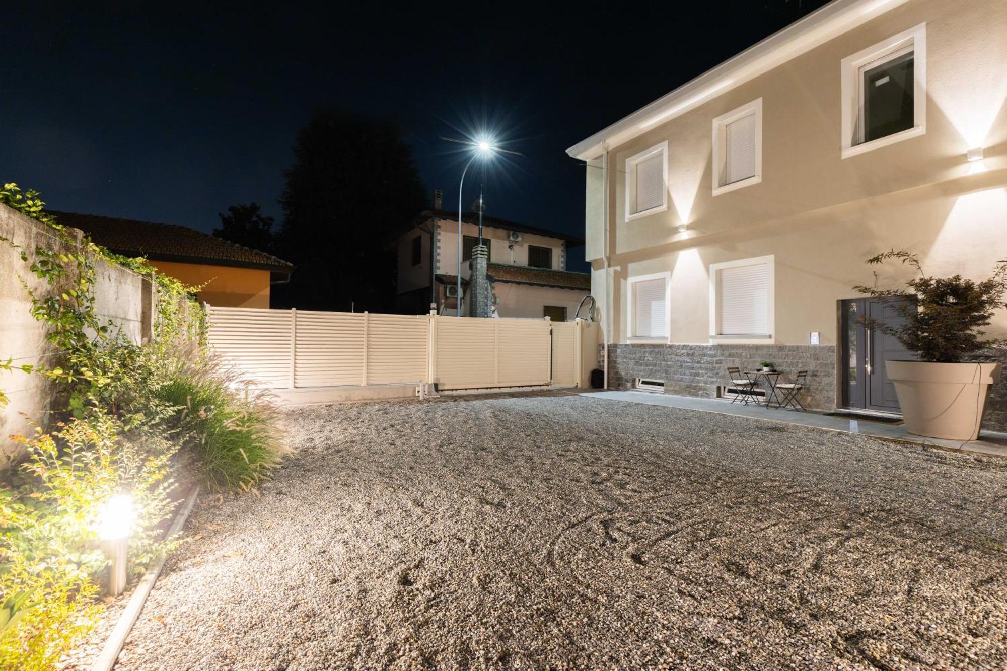 Residence Locatelli Rho Exteriör bild